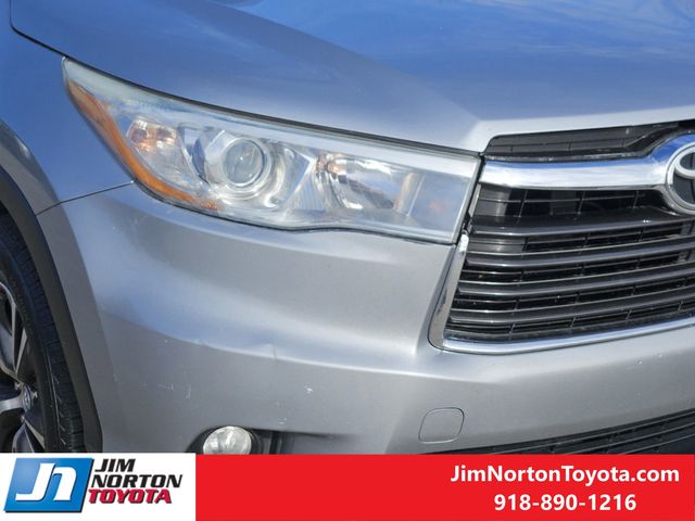 2016 Toyota Highlander XLE V6 9