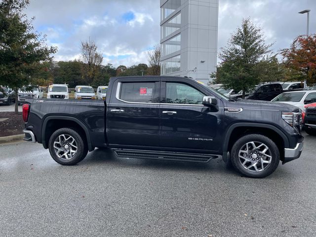 2022 GMC Sierra 1500 SLT 2