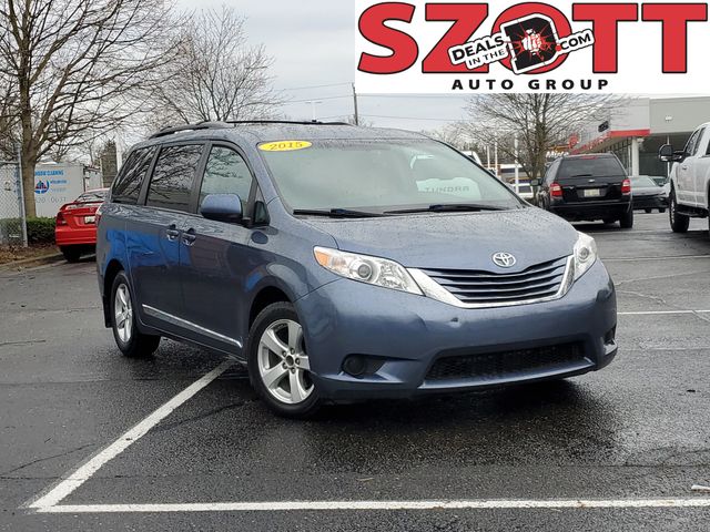 2015 Toyota Sienna LE 7-Passenger Auto Access Seat