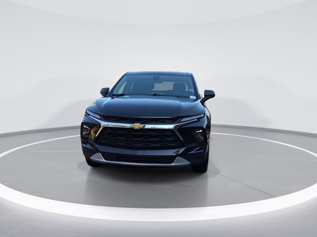 Used 2025 Black Chevrolet LT image 3
