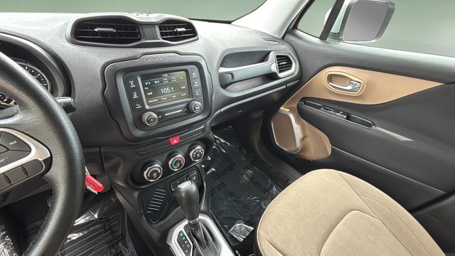 Used 2015 Silver Jeep Latitude image 24
