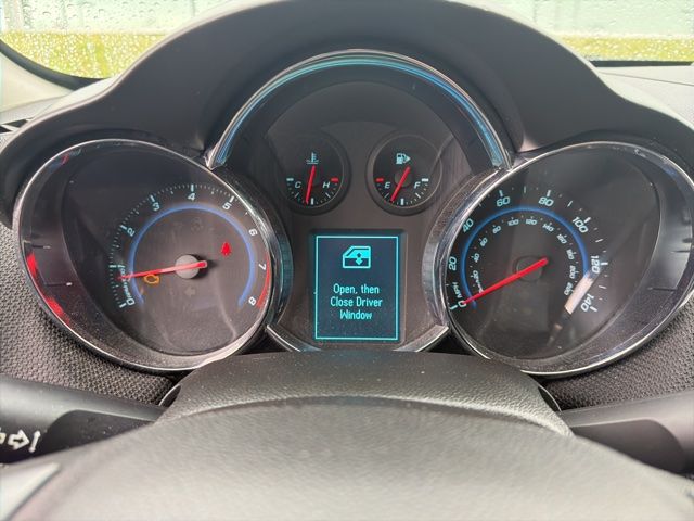 Used 2013 White Chevrolet 1LT image 9