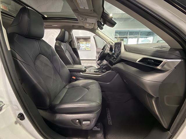 2023 Toyota Highlander Platinum  at Davis Toyota of Orangeburg