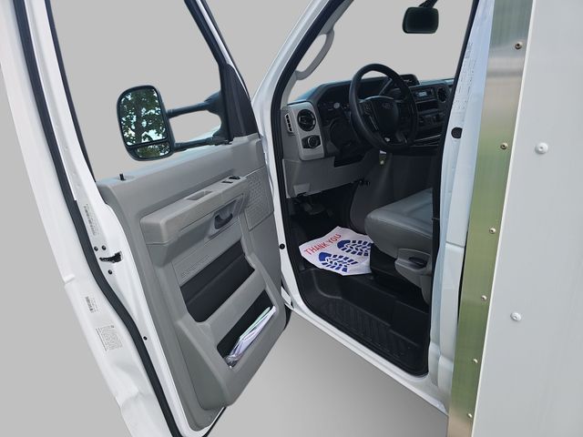 New 2027 White Ford 12' BOX VAN image 18