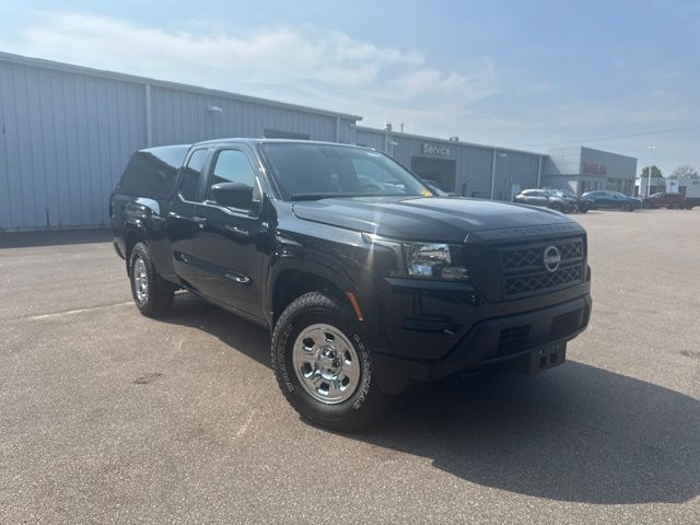 Super Black 2022 Nissan Frontier Pickup Truck Four-Wheel Drive 9-Speed Automatic