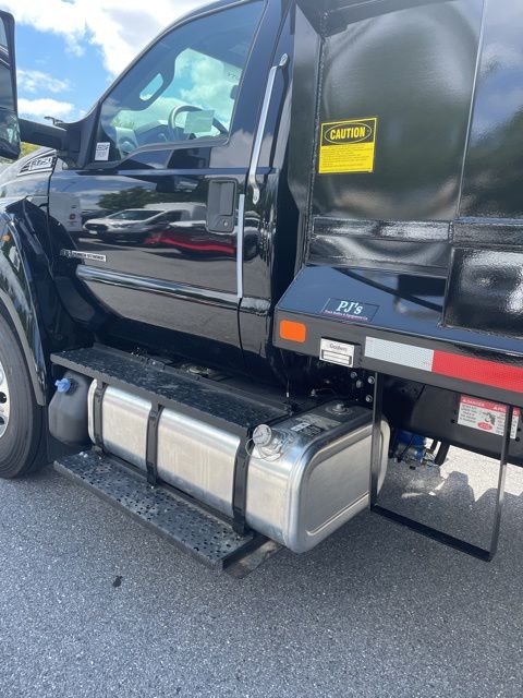 2025 Ford F-750 Super Duty 