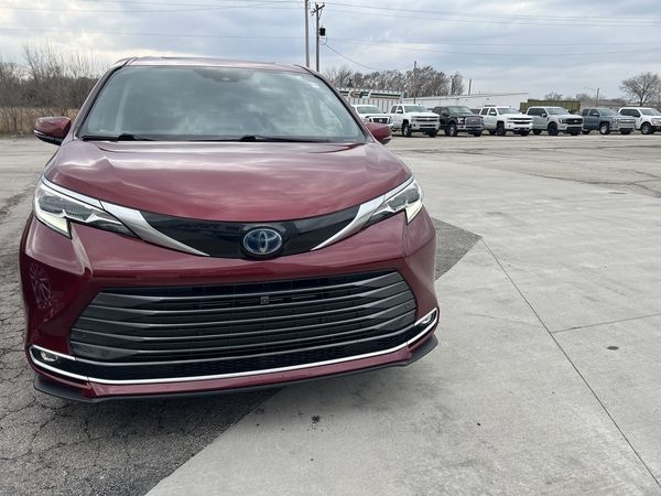 2021 Toyota Sienna Platinum 7-Passenger FWD
