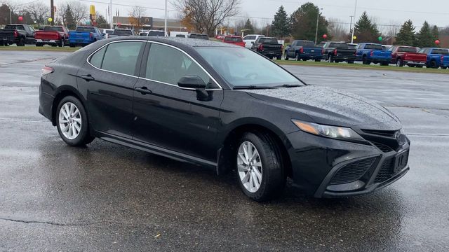 2021 Toyota Camry SE Nightshade 2