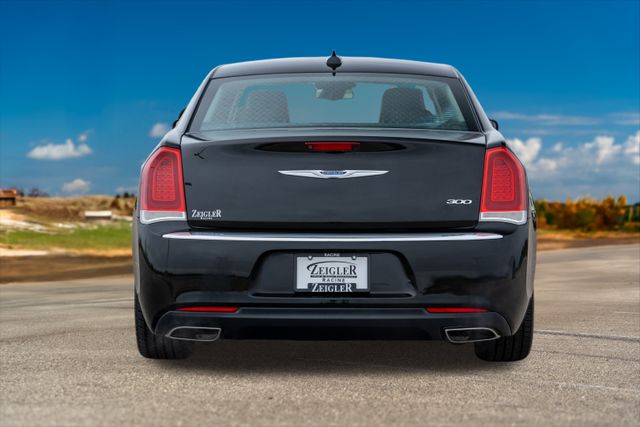 2018 Chrysler 300 Touring 6