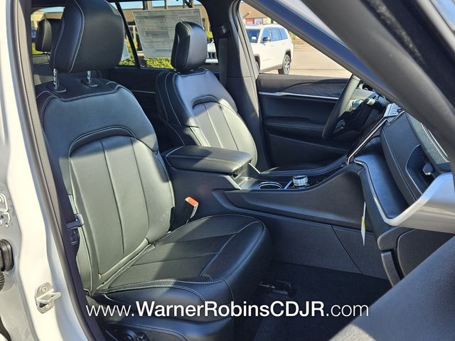 New 2025 White Jeep Limited image 17