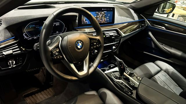 2023 BMW 5 Series 530e iPerformance 17