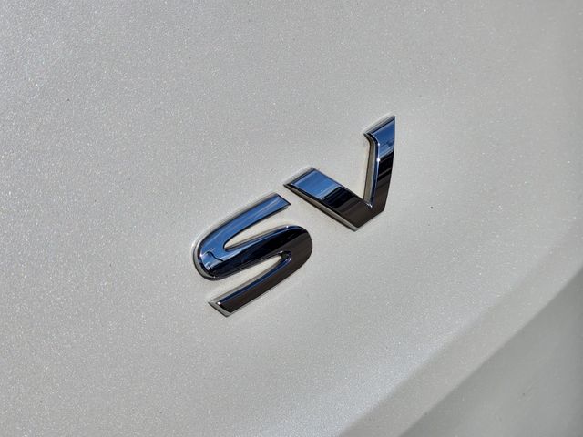 2022 Nissan Rogue SV - 11