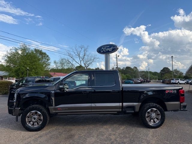 Agate Black Metallic 2023 Ford F-250 Super Duty King Ranch Crew Cab 4WD Pickup Truck Four-Wheel Drive Automatic