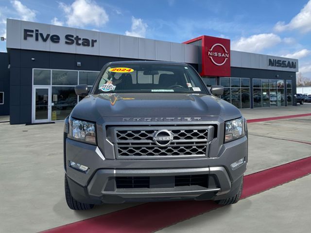 Used 2024 Gray Nissan SV image 2