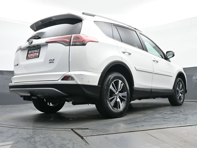 2018 Toyota RAV4 XLE 33