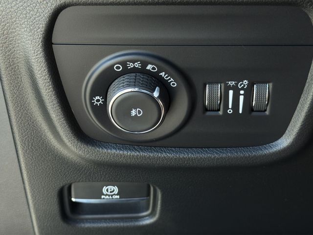 Used 2022 Black Jeep Summit image 31
