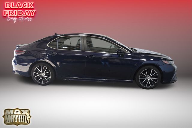 Used 2021 Toyota Camry SE with VIN 4T1G11AK5MU528225 for sale in Kansas City