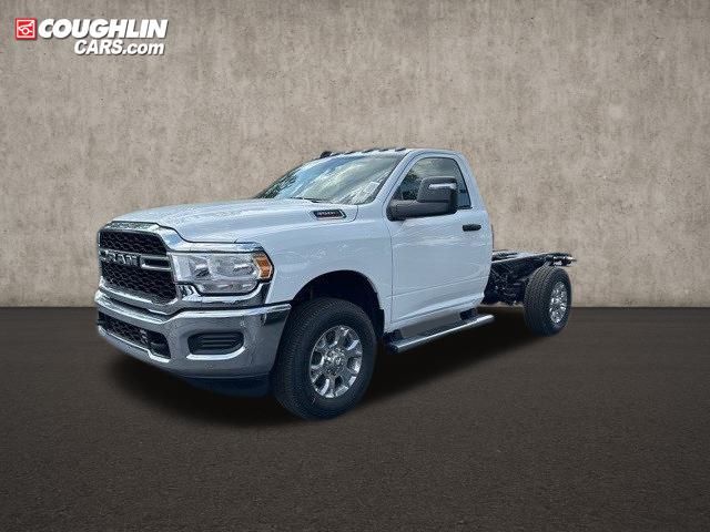 Bright White Clearcoat 2024 RAM 3500 Chassis Pickup Truck Four-Wheel Drive 6-Speed Automatic
