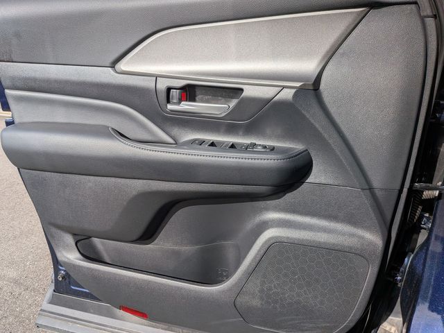 2025 Toyota Grand Highlander Hybrid - Image 15