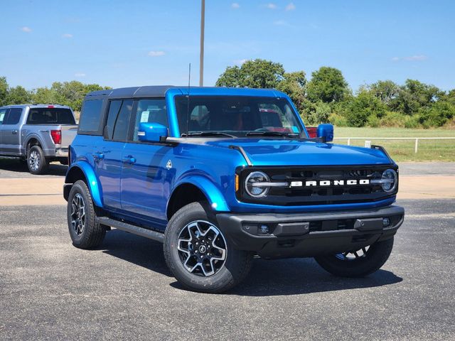 2024 Ford Bronco Outer Banks 2