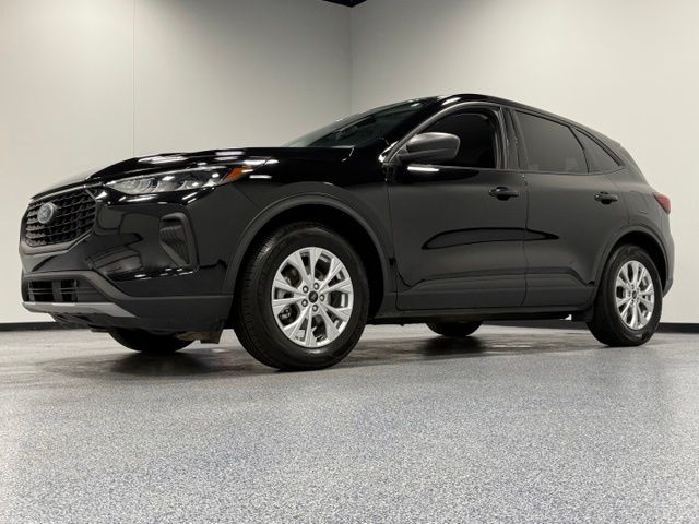 Used 2025 Black Ford Active image 4