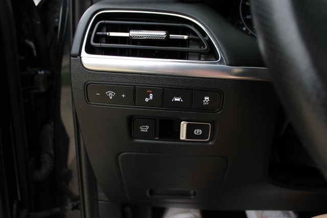 Used 2021 White Hyundai Calligraphy image 13