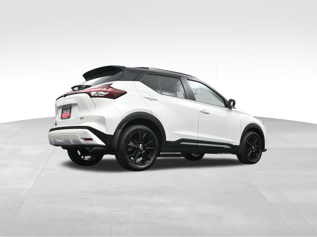 2024 Nissan Kicks SR 35