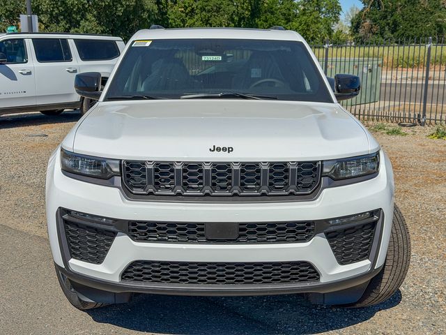 new 2026 Jeep Grand Cherokee car, priced at $48,900