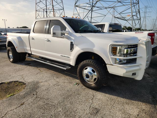 2018 Ford F-350SD Lariat White at Autostrade