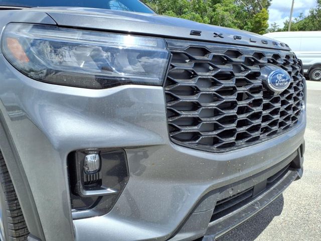 2025 Ford Explorer ST photo