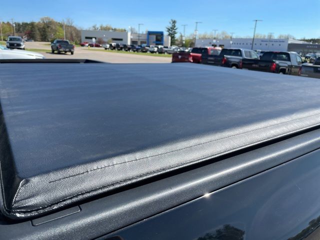 Used 2019 Magnetic Black Metallic Nissan SL image 19