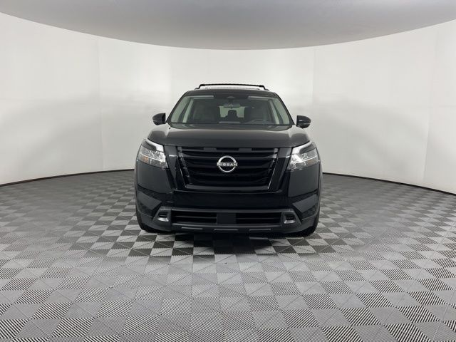 2022 Nissan Pathfinder SV 3