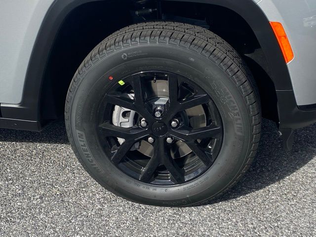 new 2025 Jeep Grand Cherokee L car, priced at $38,689