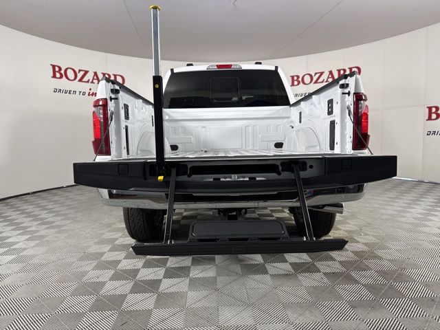 2025 Oxford White Ford F-150 XLT 4X4 Truck