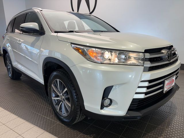 Used 2019 White Toyota XLE image 2