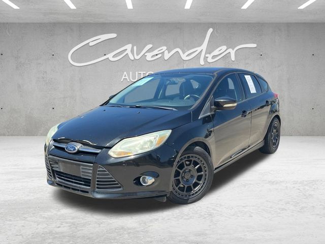 Tuxedo Black Metallic 2013 Ford Focus Hatchback Front-Wheel Drive 6-Speed Automatic
