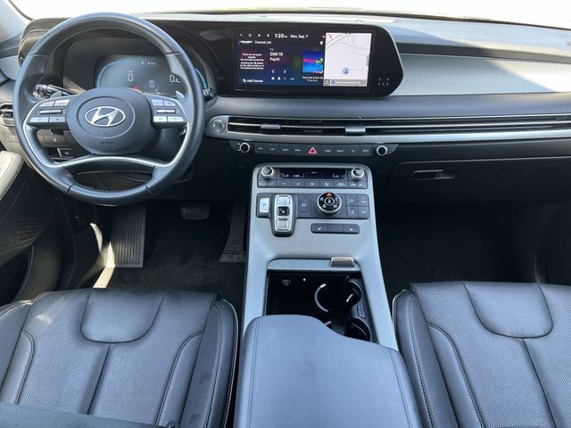 Used 2025 White Hyundai SEL image 17