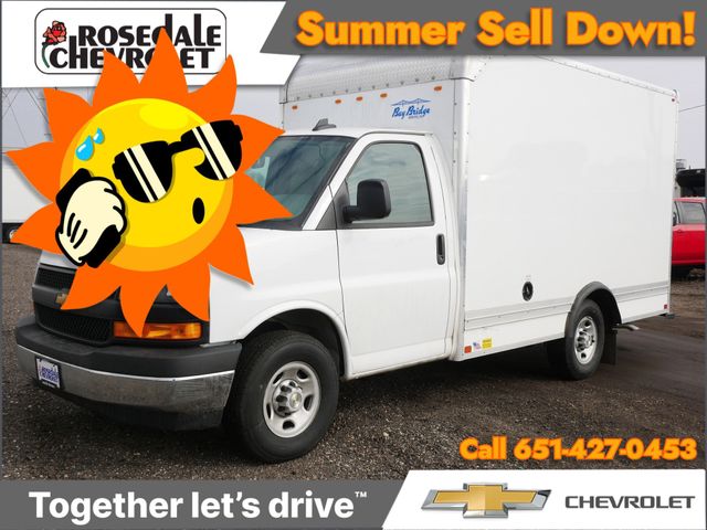 Summit White 2025 Chevrolet Express Chassis Van Rear-Wheel Drive 8-Speed Automatic