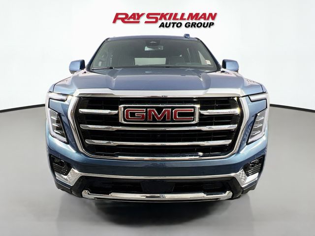 Used 2025  GMC Elevation image 2