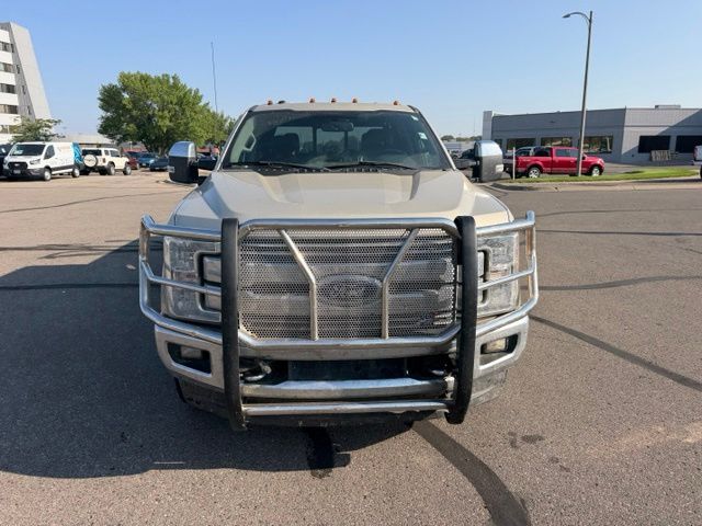 2017 White Gold Metallic Ford Super Duty F-350 DRW Lariat 4X4 Truck