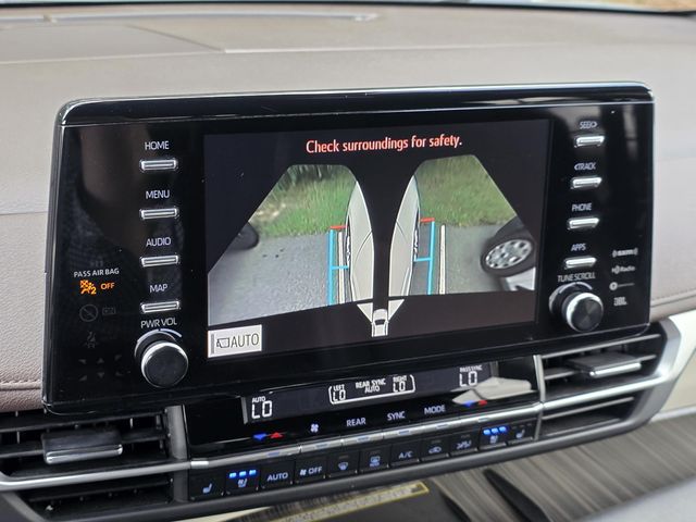 Used 2024 Toyota Sienna Van
