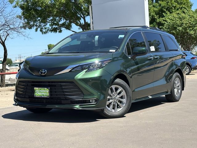 Cypress 2026 Toyota Sienna Minivan Front-Wheel Drive Continuously Variable Transmission
