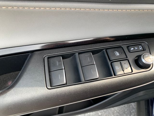 Used 2023 Toyota Venza SUV