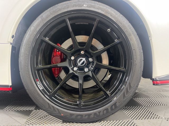 2025 Pearl White Tricoat/Super Black Nissan Z NISMO RWD Coupe