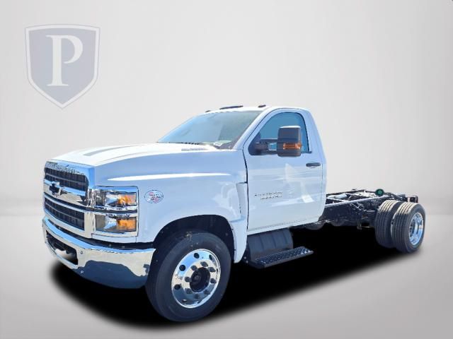 2024 Chevrolet Silverado 4500HD Work Truck 2