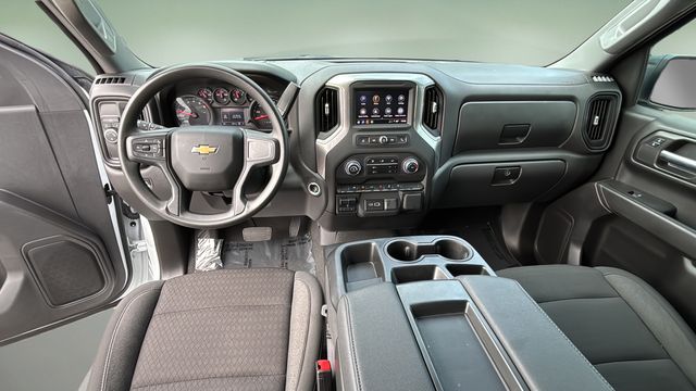 Used 2025 White Chevrolet Custom image 16