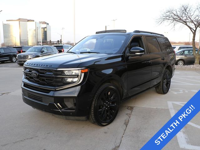 Used 2025 Ford Expedition Platinum with VIN 1FMJU1M87SEA01386 for sale in Kansas City