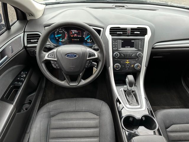 2014 Ford Fusion SE 10