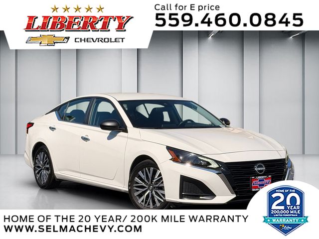 Glacier White 2025 Nissan Altima Sedan Front-Wheel Drive Continuously Variable Transmission