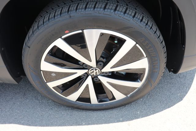 2022 Volkswagen Taos 1.5T SE photo